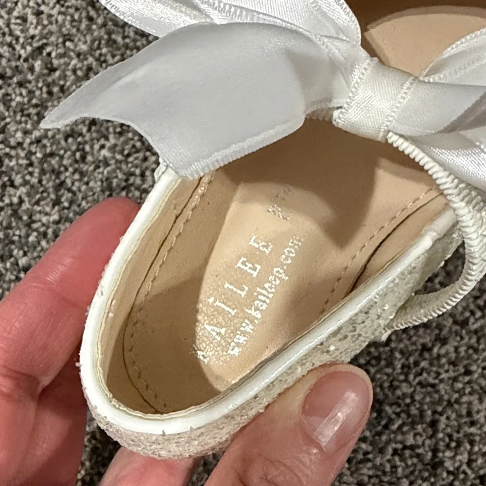 Girls Glitter Bow Ballet Flats in white/champagne